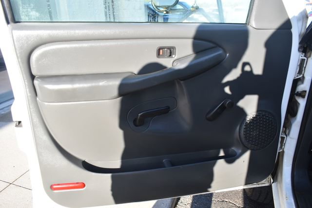 Used 2005 Chevrolet Silverado 3500 W/T w/ Snow Plow Prep Package AWD/4WD image 17