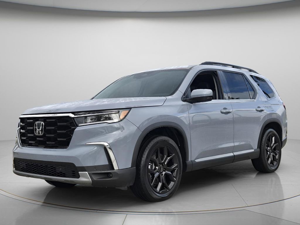 Used 2025 Honda Pilot Touring image 9