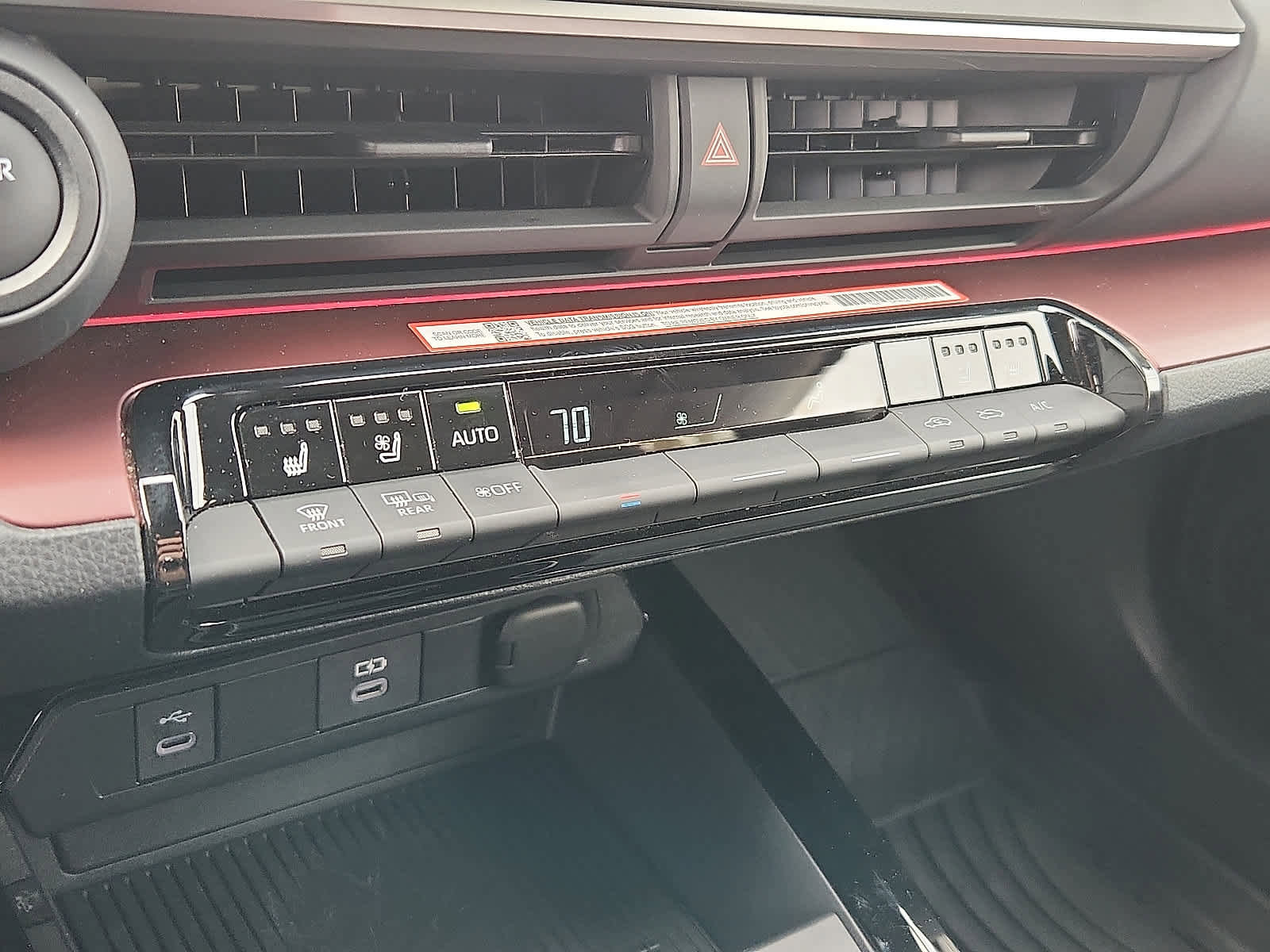 Used 2025 Toyota Prius Plug-In Hybrid image 17