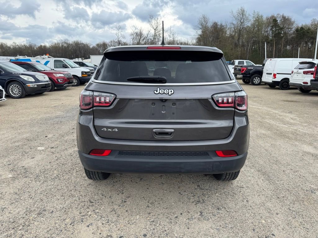 Used 2023 Jeep Compass Sport image 4