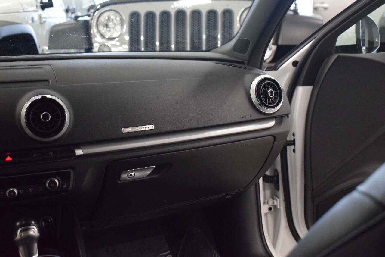 Used 2017 Audi A3 e-tron Premium image 40