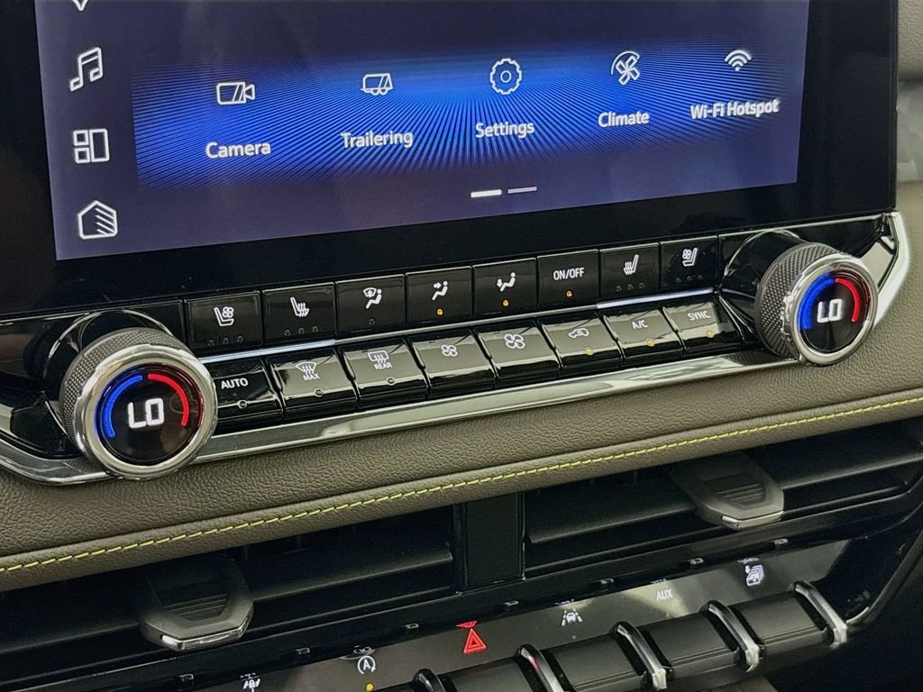Certified 2025 Chevrolet Colorado ZR2 w/ Technology Package AWD/4WD image 19