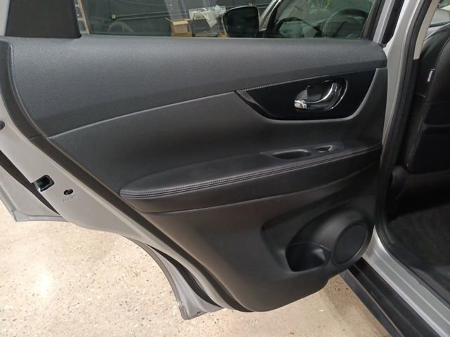 Used 2020 Nissan Rogue SL image 27