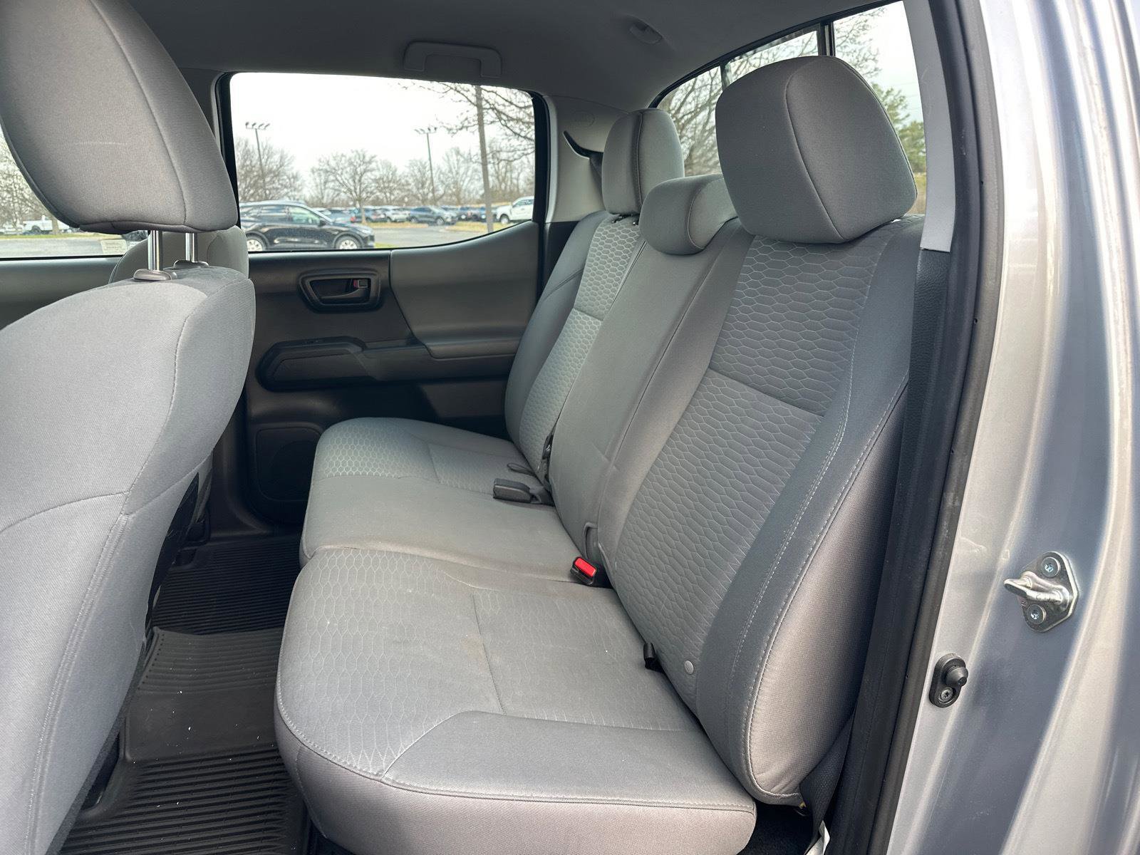 Used 2017 Toyota Tacoma SR image 7