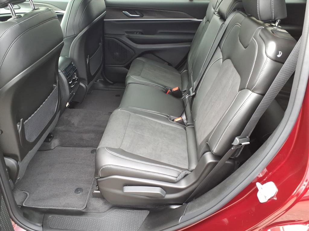 New 2026 Jeep Grand Cherokee L 4WD image 12