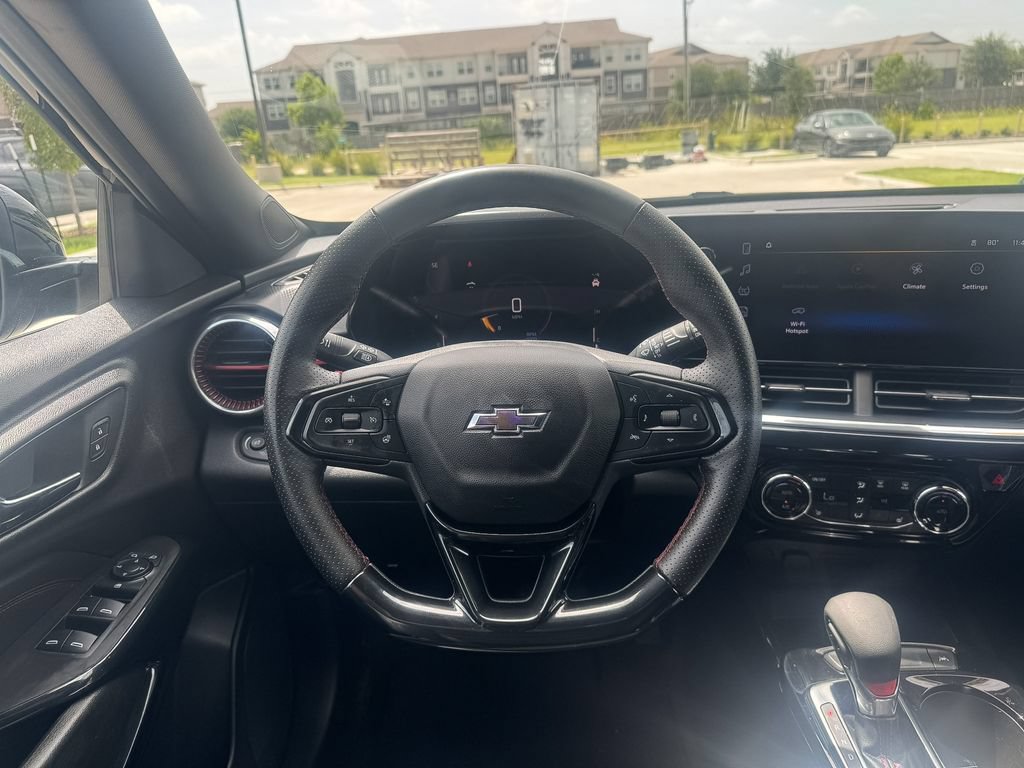 Used 2025 Chevrolet Trax RS w/ Driver Confidence Package FWD image 13