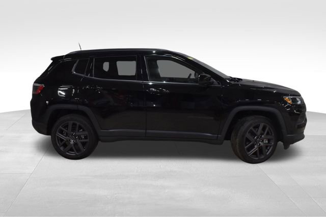 New 2026 Jeep Compass Latitude w/ Sun and Sound Group AWD/4WD image 3