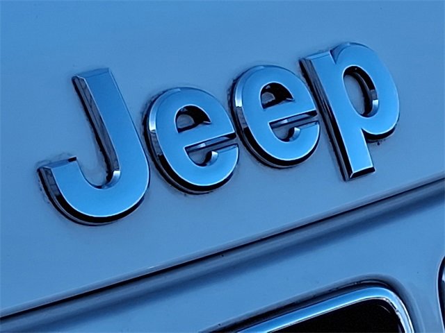 Used 2016 Jeep Grand Cherokee Limited w/ Luxury Group II image 33