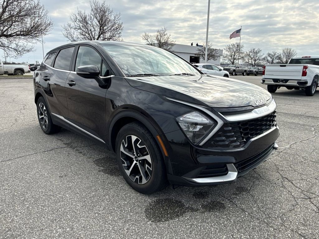 Used 2023 Kia Sportage EX image 2