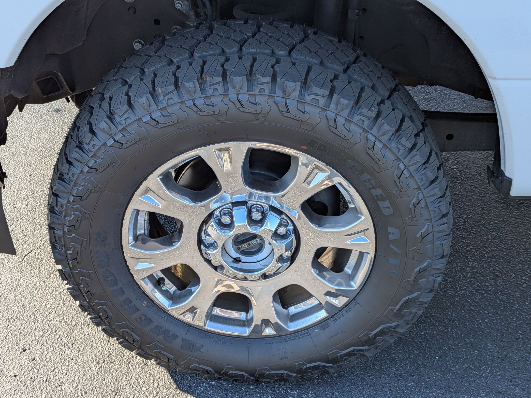 Used 2022 Ford F350 Lariat w/ Chrome Package image 9