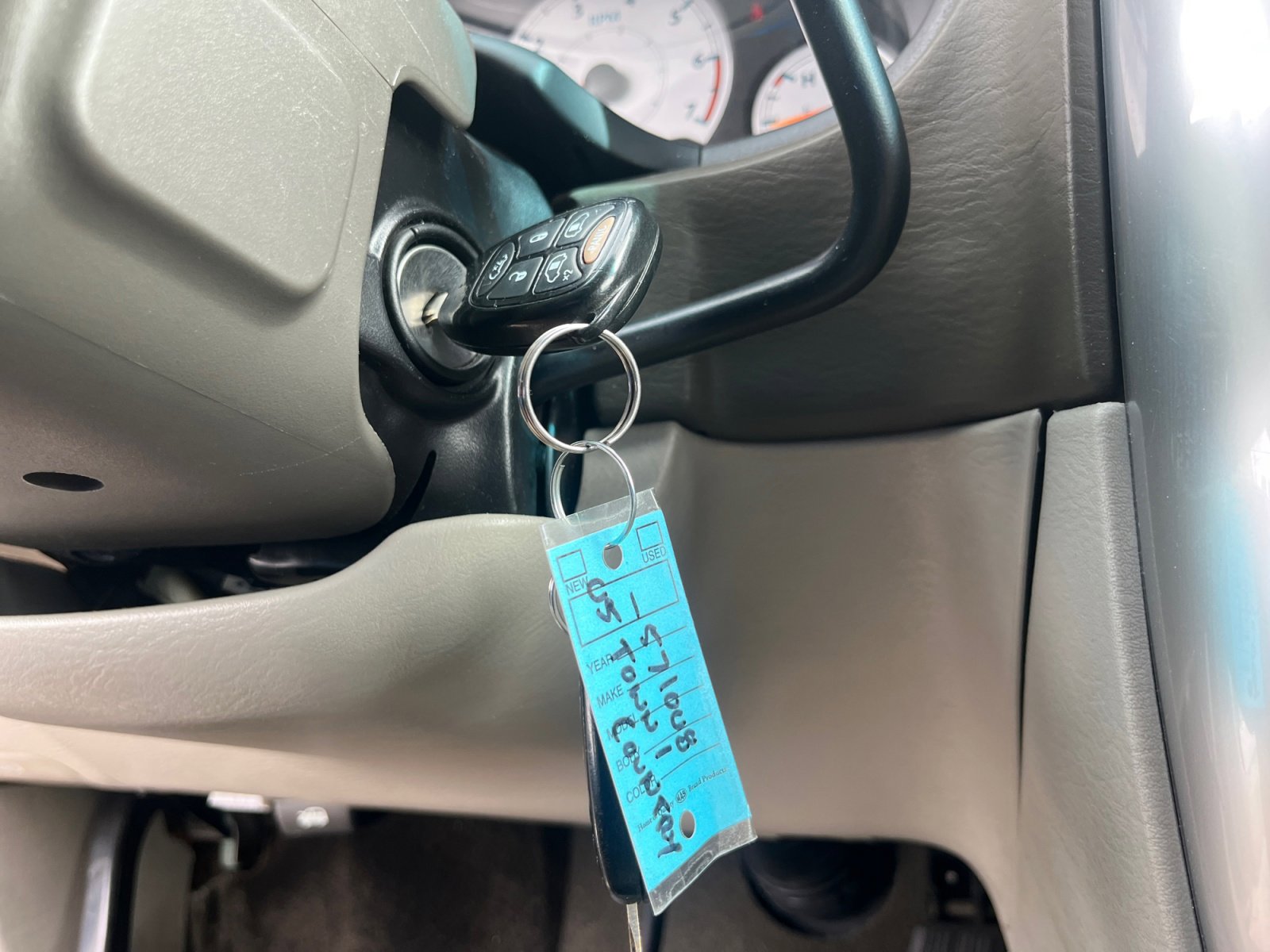 Used 2005 Chrysler Town & Country Touring w/ Trailer Tow Group image 31