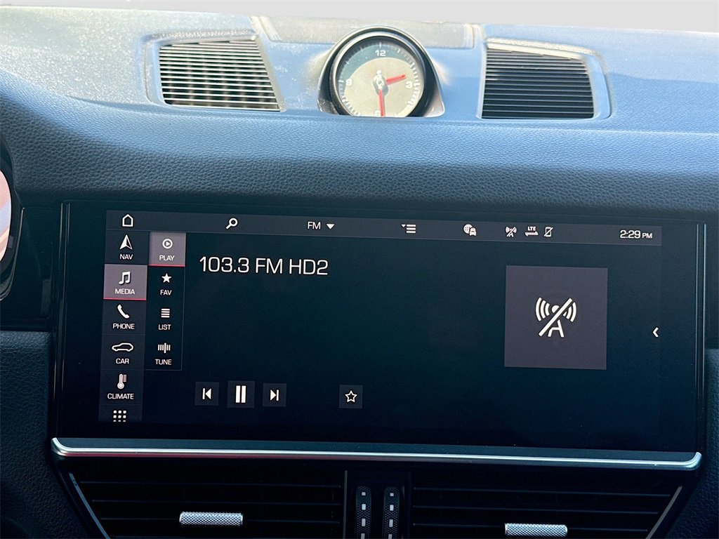 Used 2019 Porsche Cayenne Base w/ Premium Package image 16