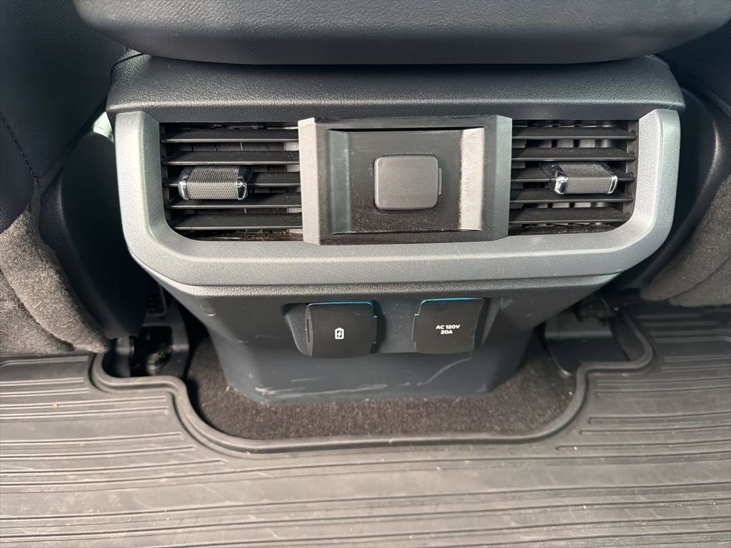 Used 2022 Ford F150 Lightning Lariat image 26