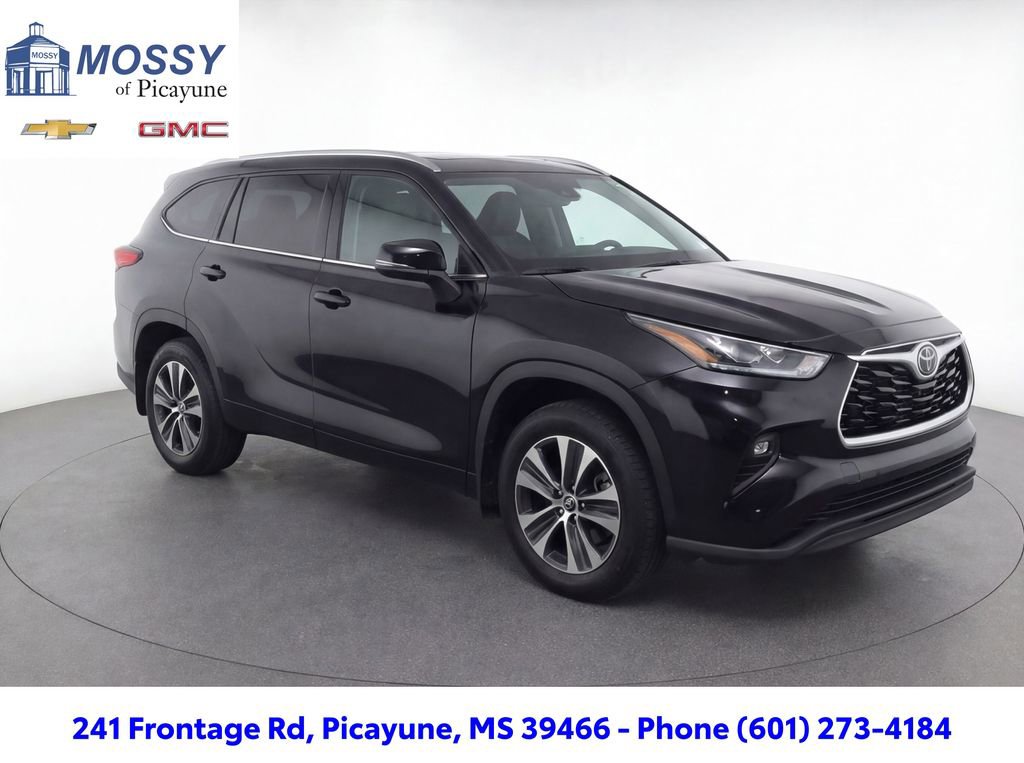 Used 2020 Toyota Highlander XLE FWD image 5