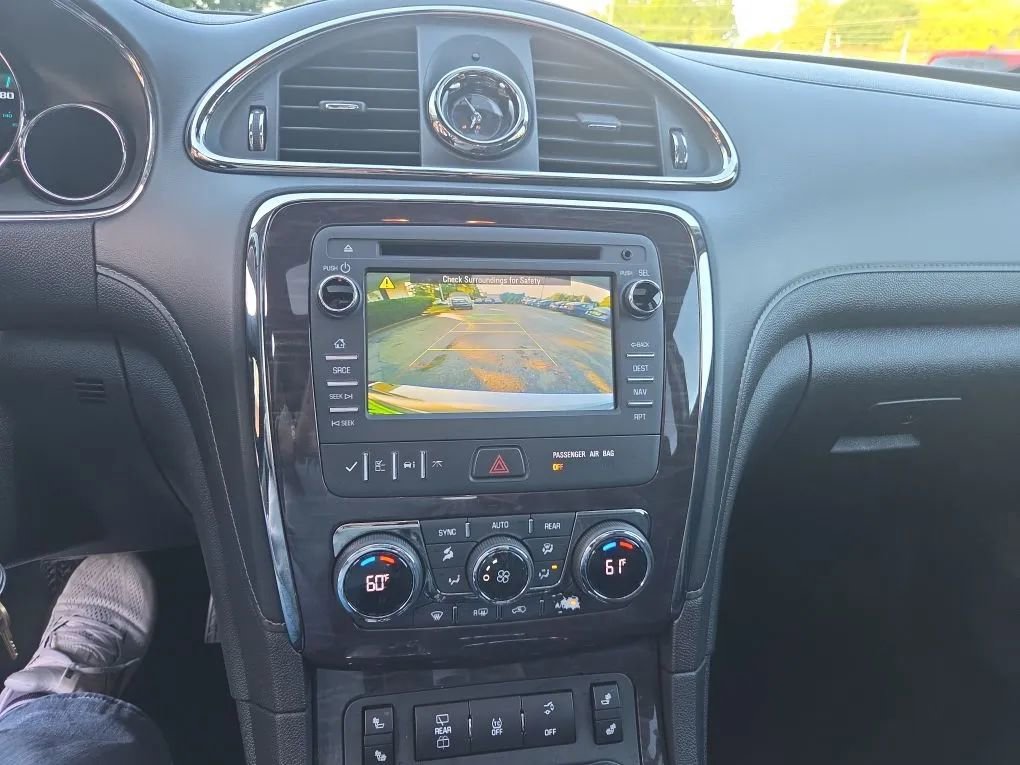 Used 2015 Buick Enclave Leather FWD image 16