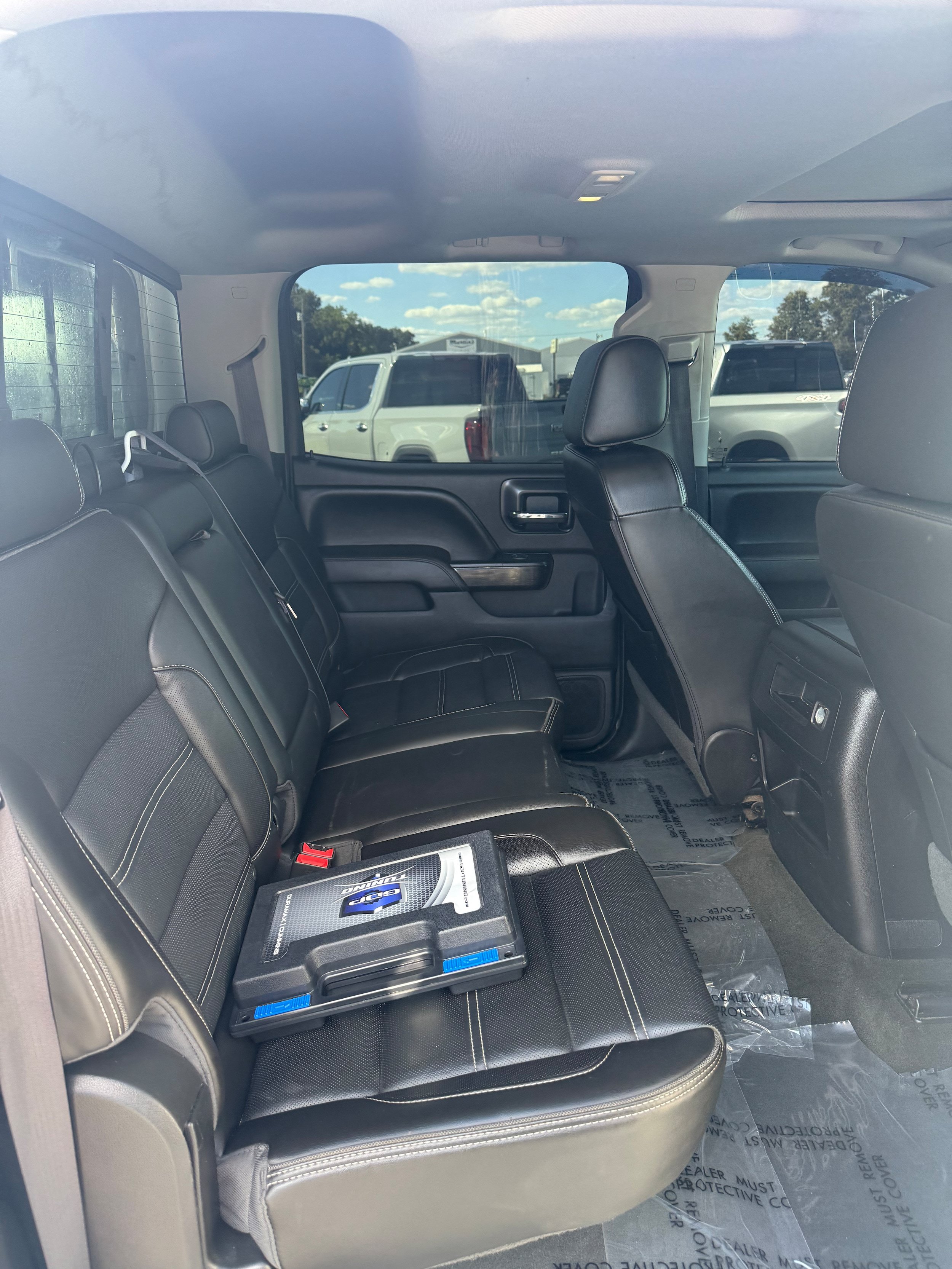 Used 2016 GMC Sierra 2500 Denali w/ Duramax Plus Package AWD/4WD image 9
