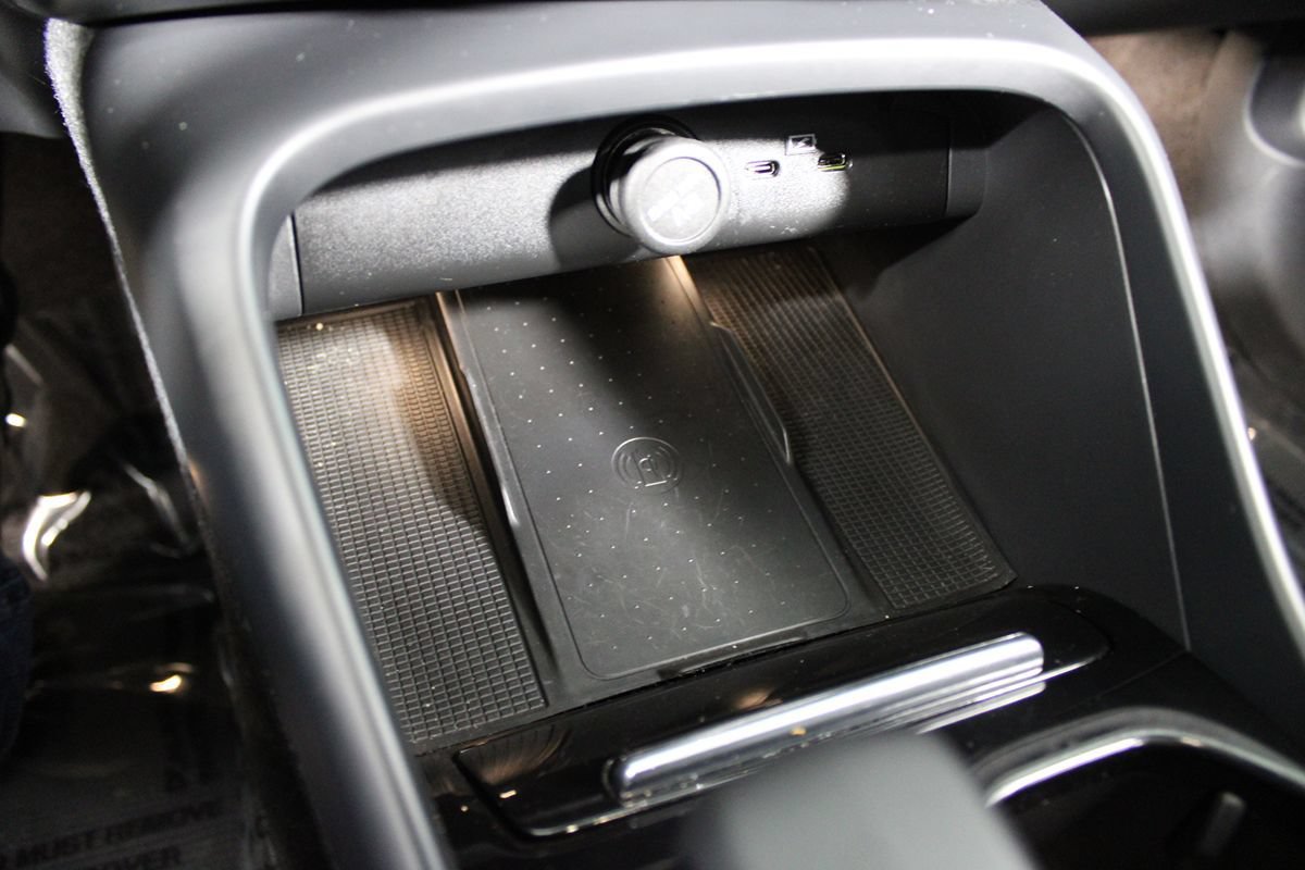 Used 2023 Volvo XC40 Recharge Plus AWD/4WD image 16