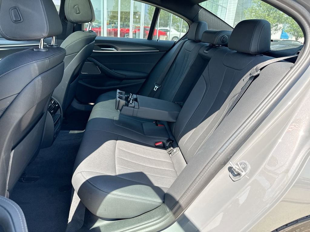 Used 2022 BMW 530e xDrive w/ Premium Package AWD/4WD image 23