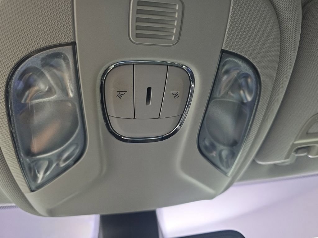 Used 2020 Jeep Compass Latitude AWD/4WD image 21