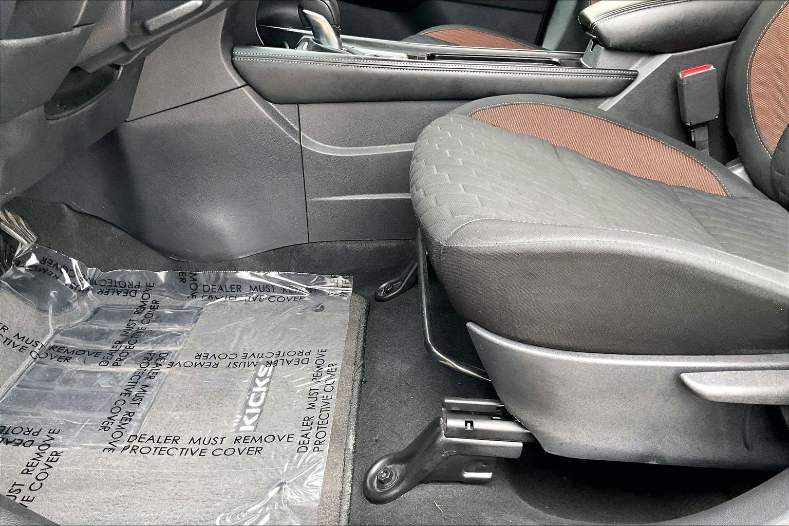 Used 2021 Nissan Kicks SR w/ Interior Electronics Package image 16