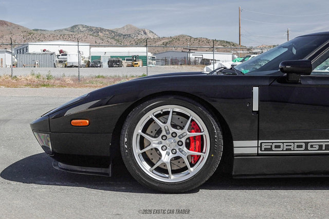 Used 2005 Ford GT RWD image 4