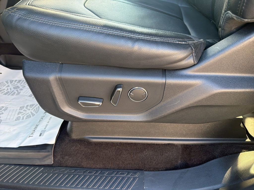 Used 2020 Ford Expedition Max Limited w/ Special Edition Package image 18