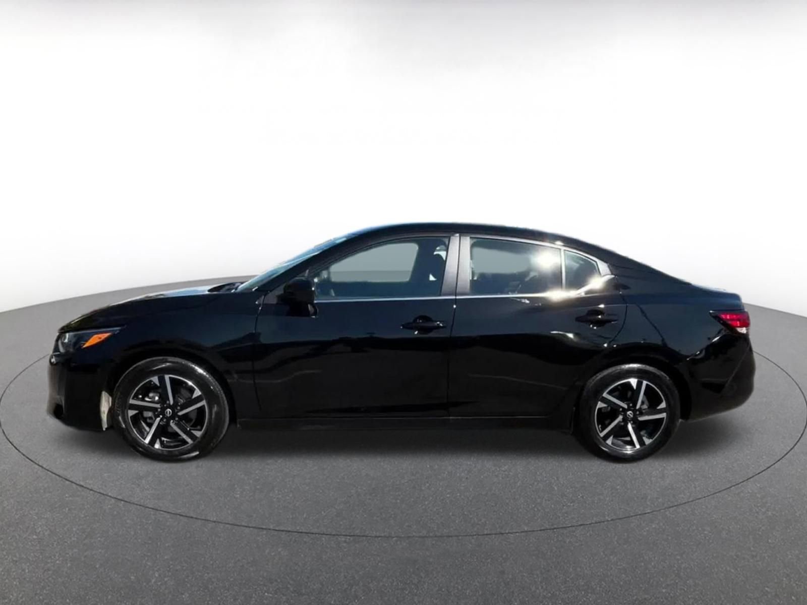 Used 2025 Nissan Sentra SV FWD image 8