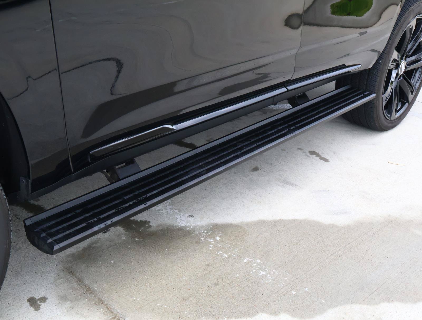 Used 2025 Cadillac Escalade Sport Platinum w/ LPO, Floor Liner Package AWD/4WD image 14