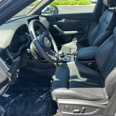 Used 2023 Audi SQ5 Prestige w/ Prestige Package AWD/4WD image 3