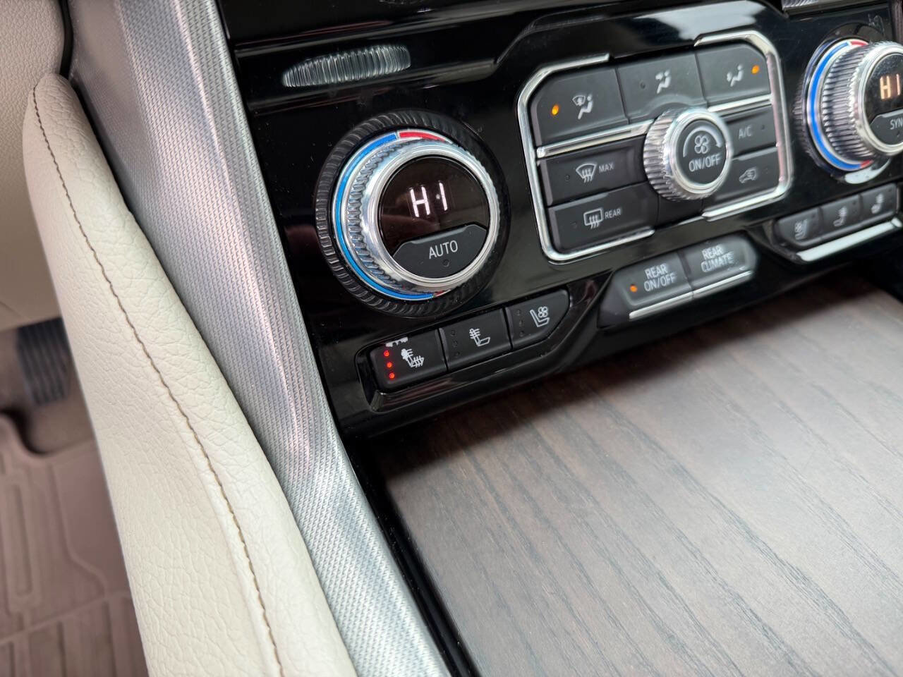 Used 2021 GMC Yukon XL Denali w/ Denali Ultimate Package image 42