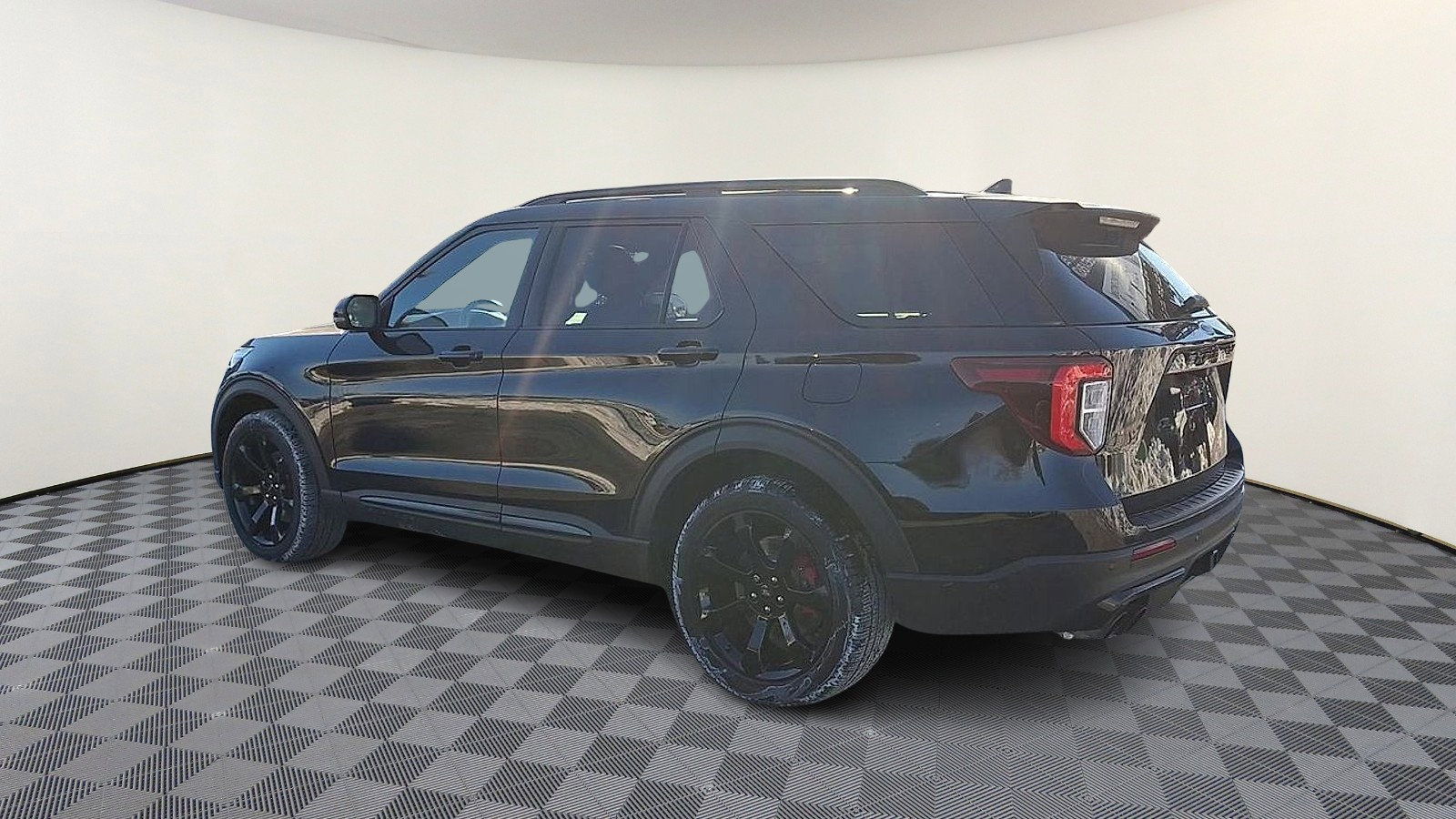 Used 2021 Ford Explorer ST w/ Equipment Group 401A image 5