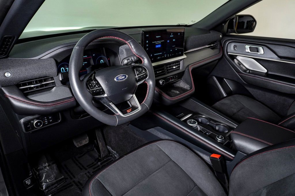Used 2025 Ford Explorer ST image 20