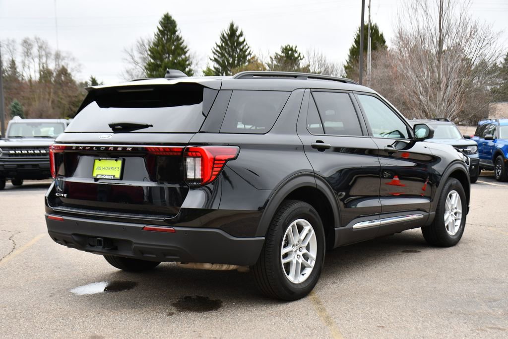 Used 2025 Ford Explorer Active AWD/4WD image 5