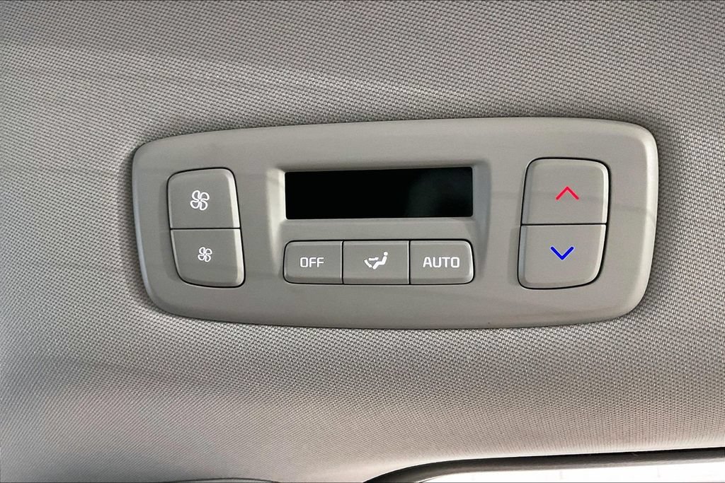 Used 2026 Kia Carnival FWD image 16