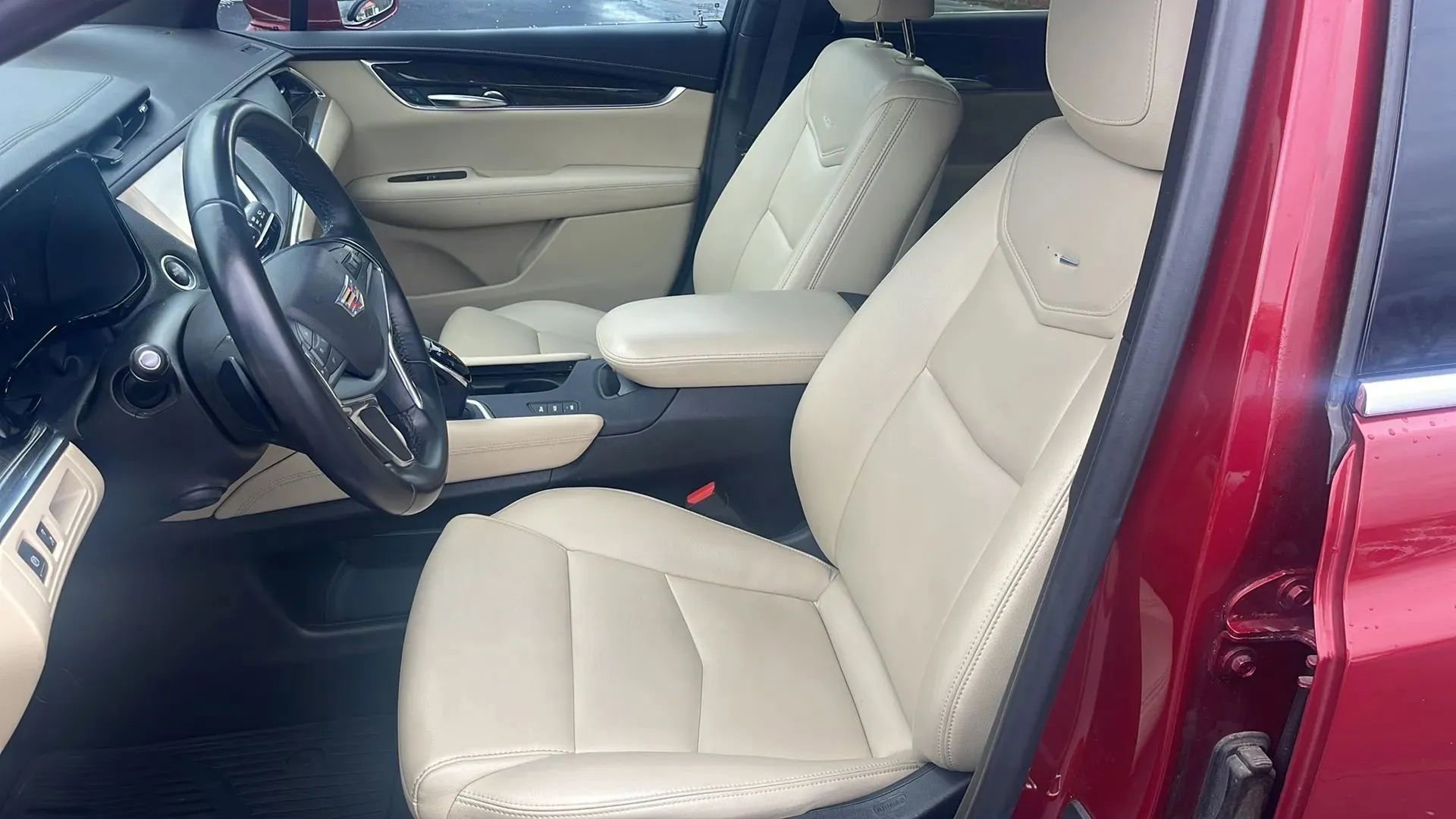 Used 2019 Cadillac XT5 Sport Utility 4D image 26