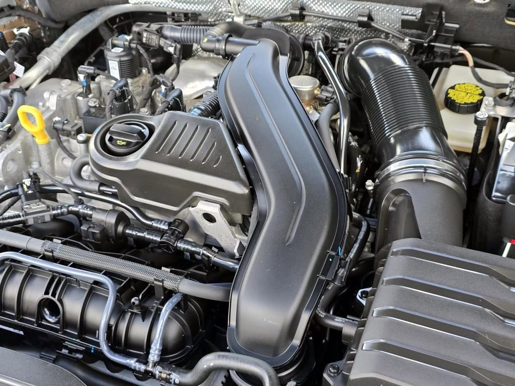 Used 2024 Volkswagen Jetta SE w/ Panoramic Sunroof Package image 12