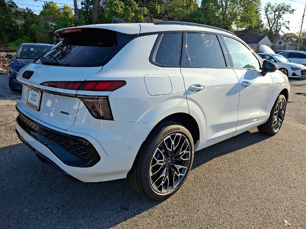 New 2026 Audi Q3 quattro 2.0T AWD/4WD image 4