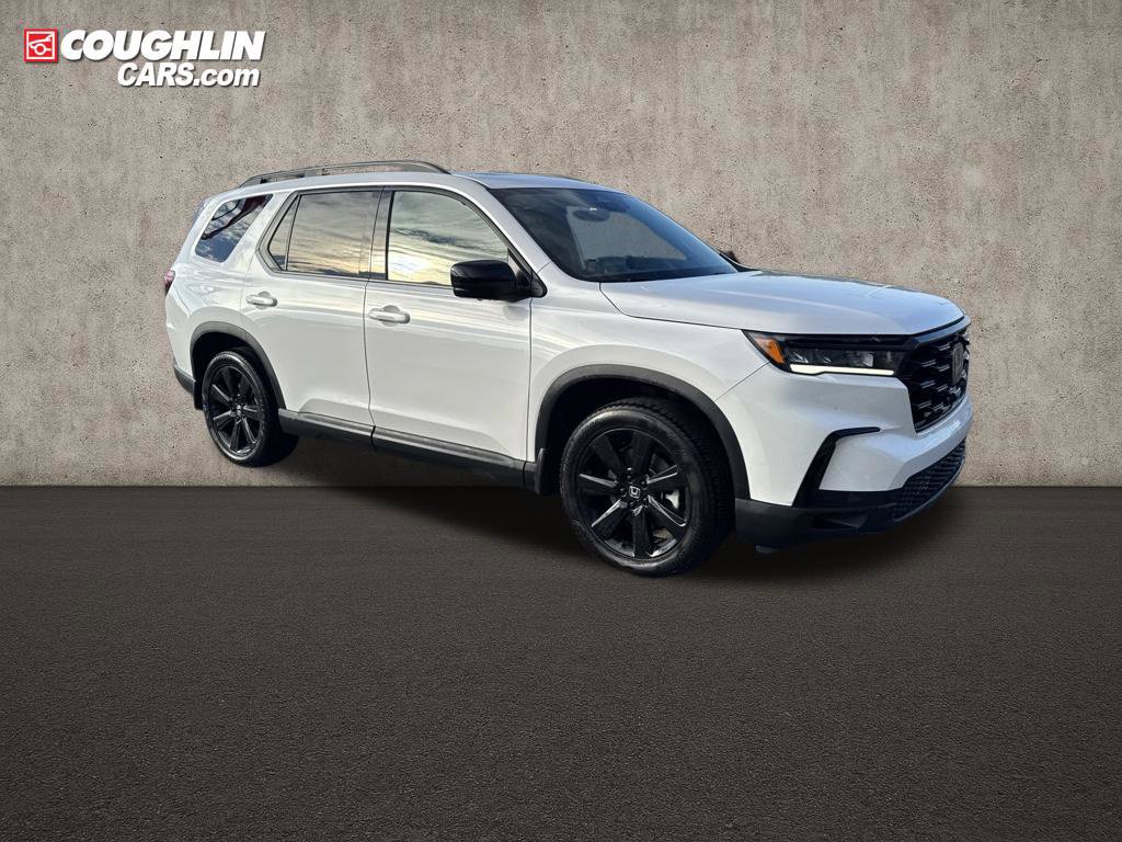 Used 2025 Honda Pilot Black Edition image 4