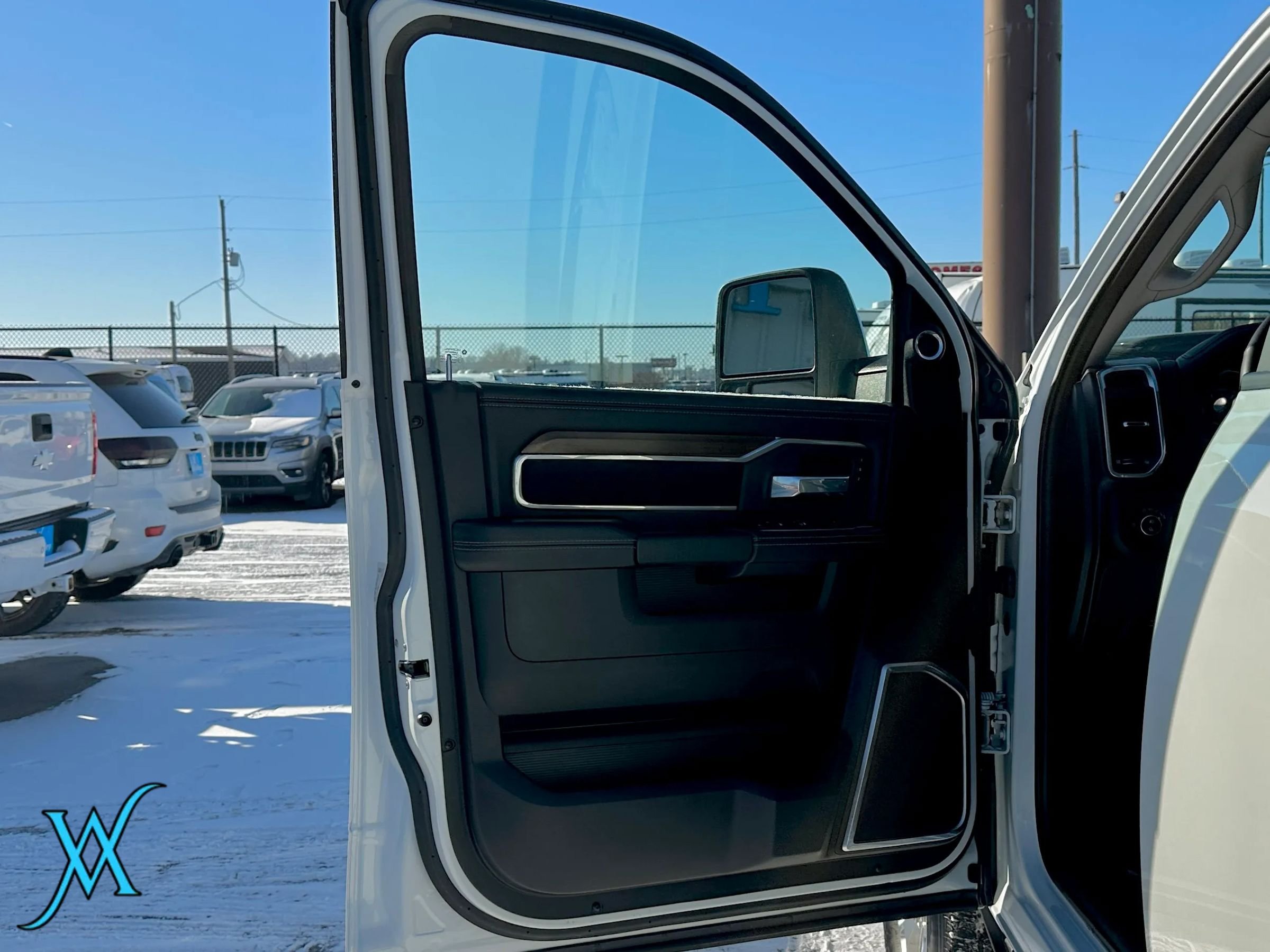 Used 2024 RAM 2500 Laramie AWD/4WD image 15