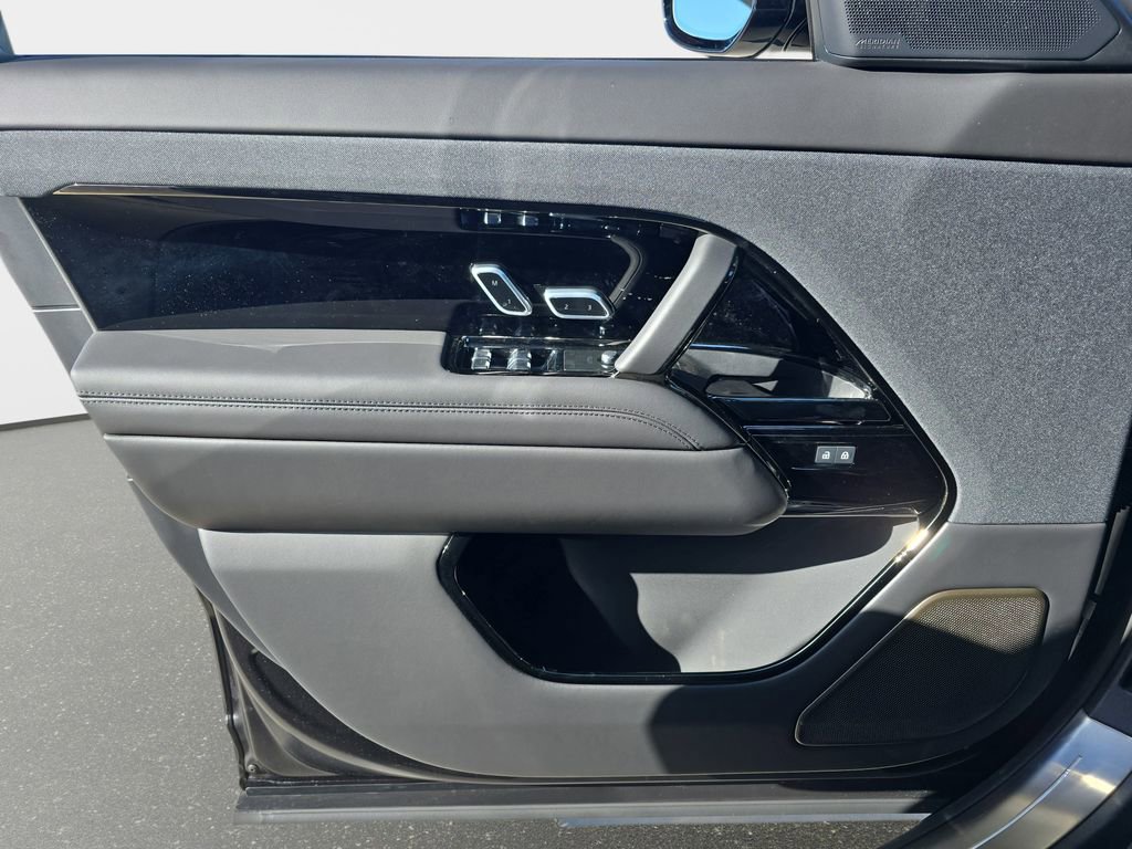 New 2026 Land Rover Range Rover Sport SV image 28