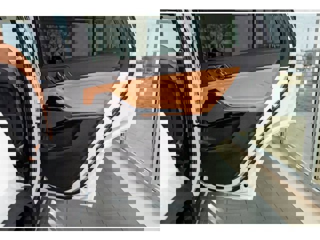 New 2026 BMW X5 xDrive50e w/ Premium Package image 77