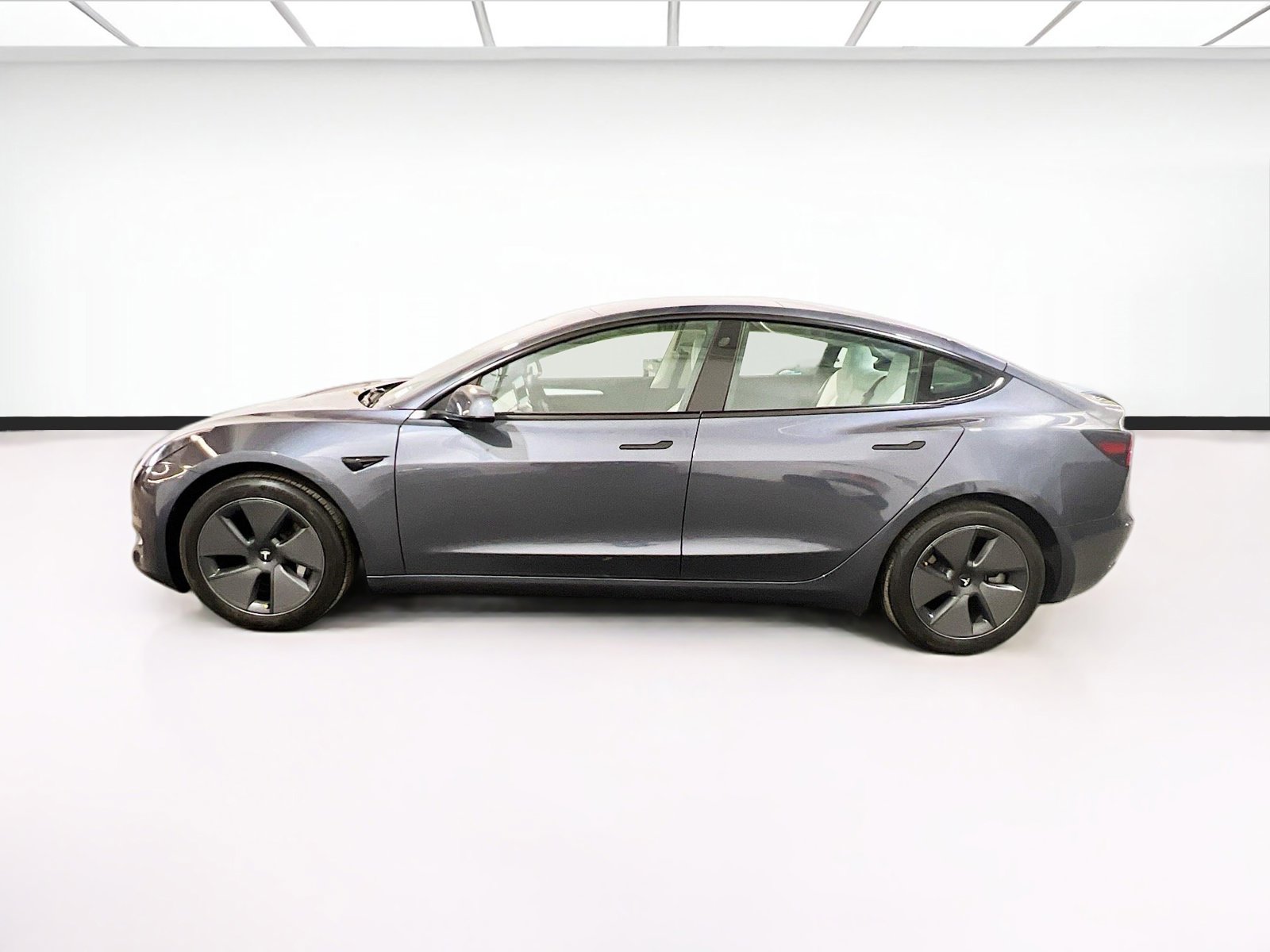Used 2023 Tesla Model 3 Standard Range image 23