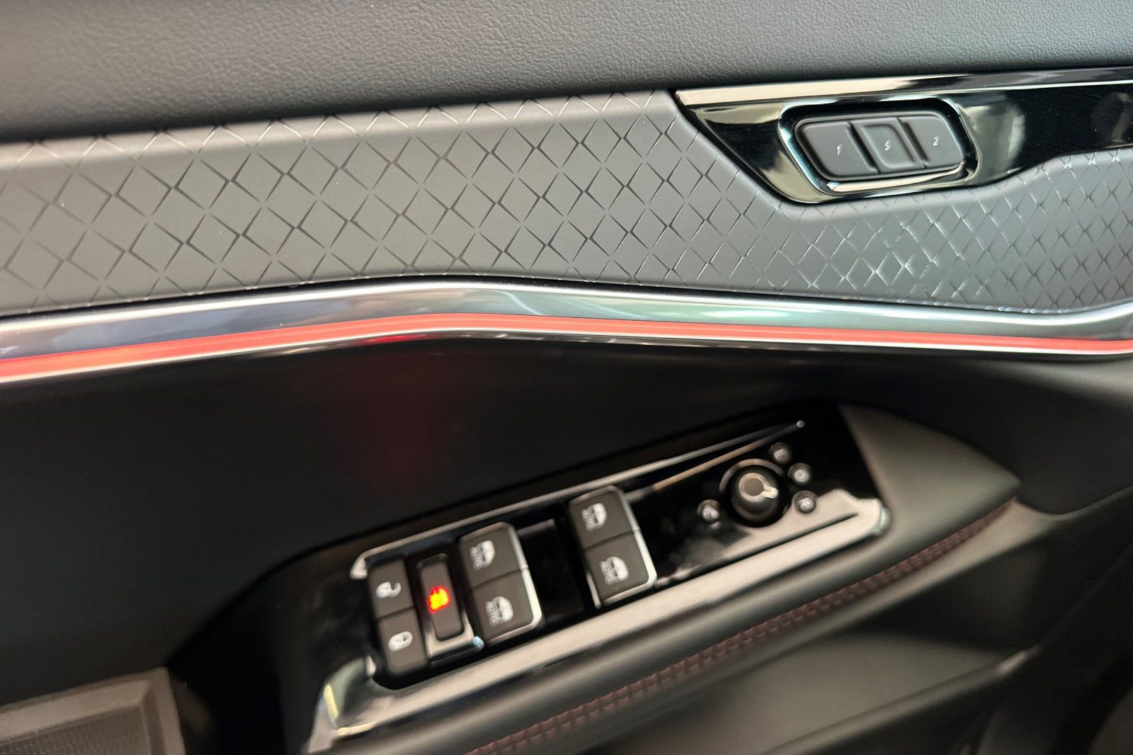 New 2025 Jeep Wagoneer S Limited AWD/4WD image 8