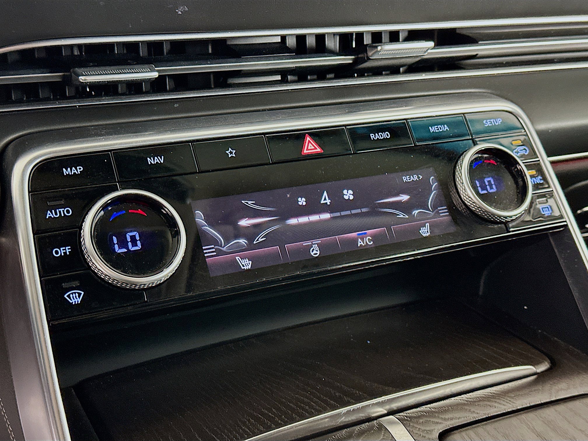 Used 2024 Genesis GV80 2.5T image 24