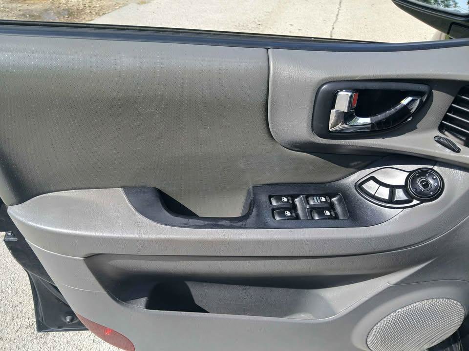 Used 2004 Hyundai Santa Fe GLS FWD image 14