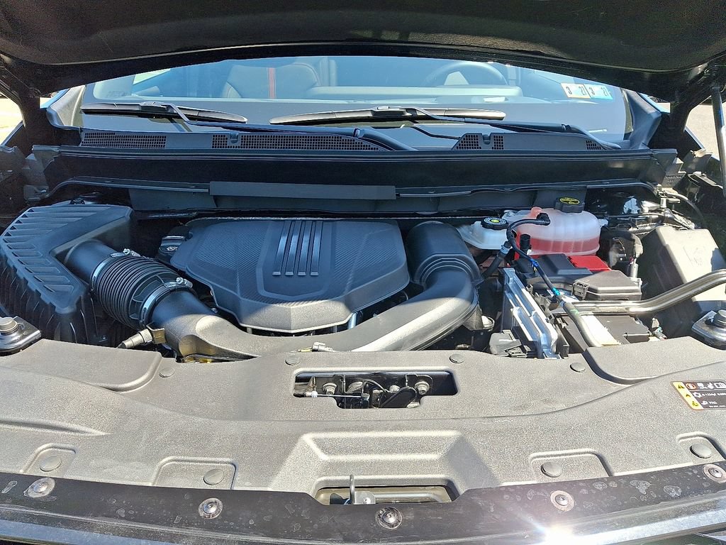 Certified 2025 Chevrolet Traverse RS AWD/4WD image 30