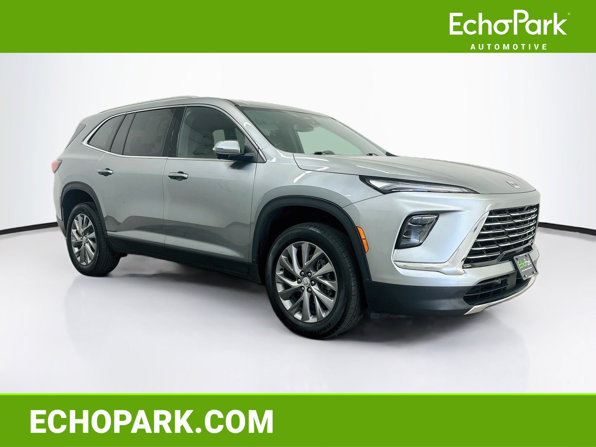 Used 2025 Buick Enclave Preferred AWD/4WD image 1