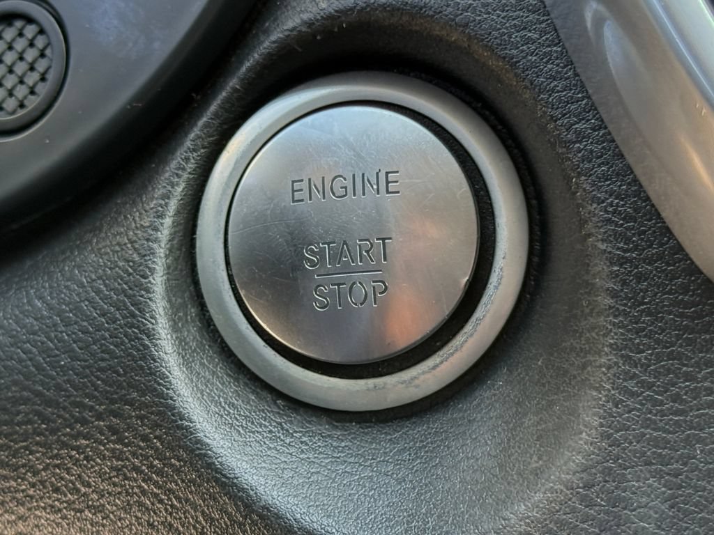 Used 2018 INFINITI QX30 FWD image 26