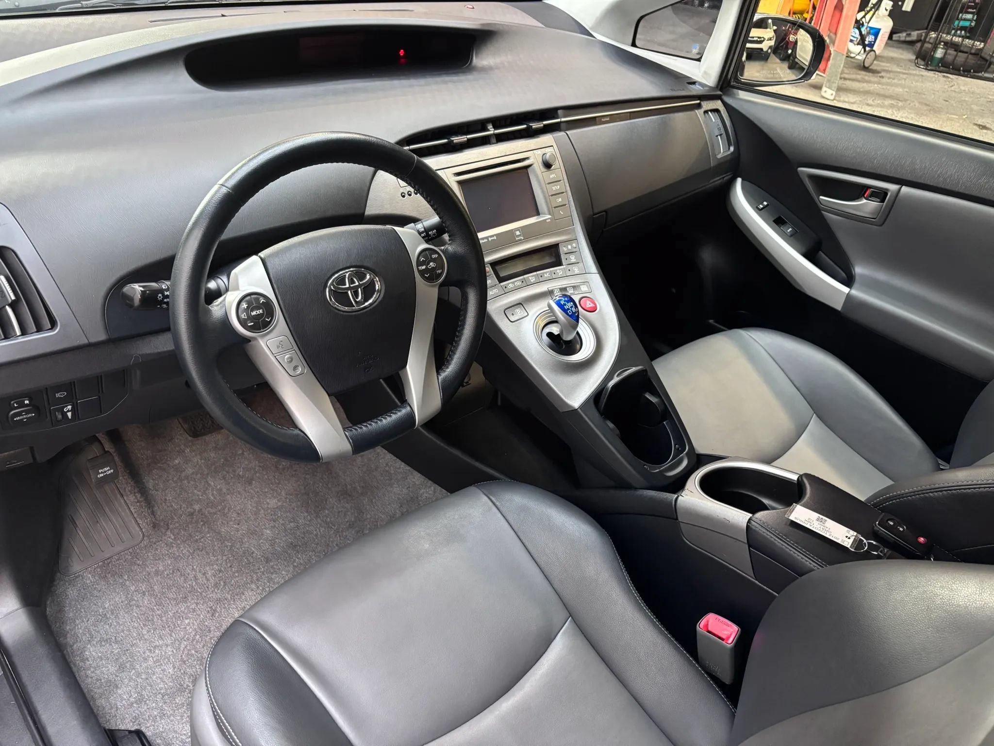 Used 2012 Toyota Prius Five FWD image 7