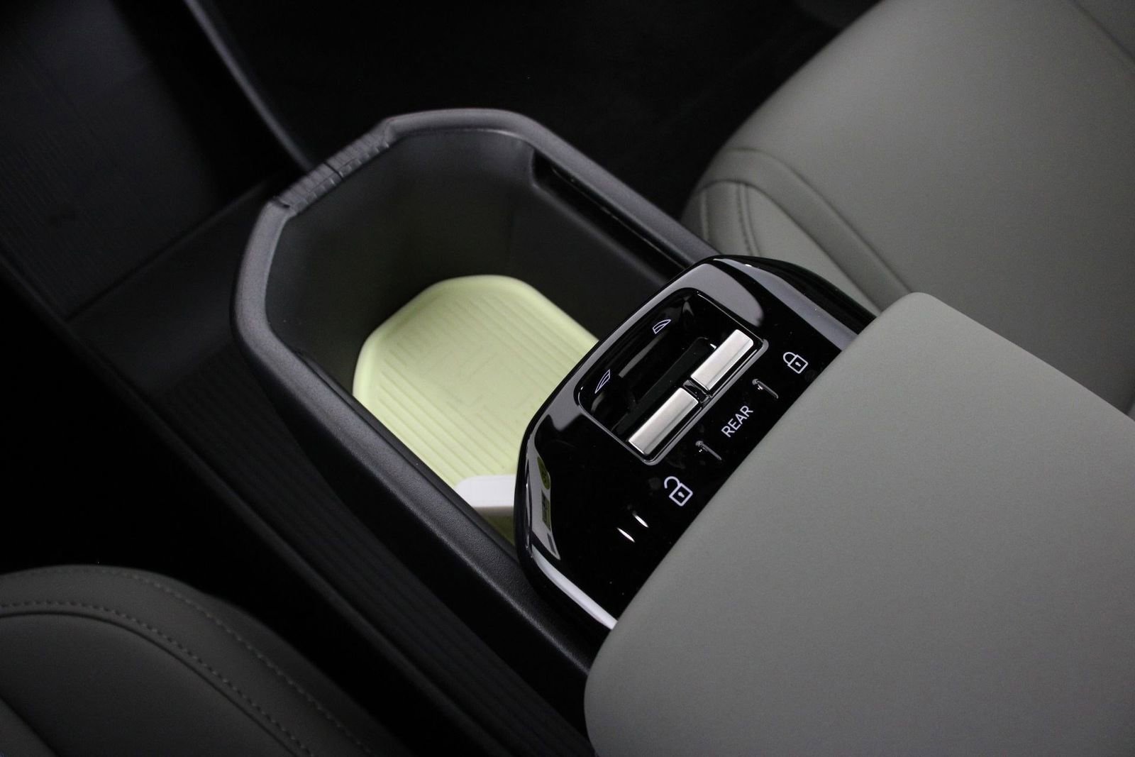 New 2026 Volvo EX30 Cross Country Ultra image 7